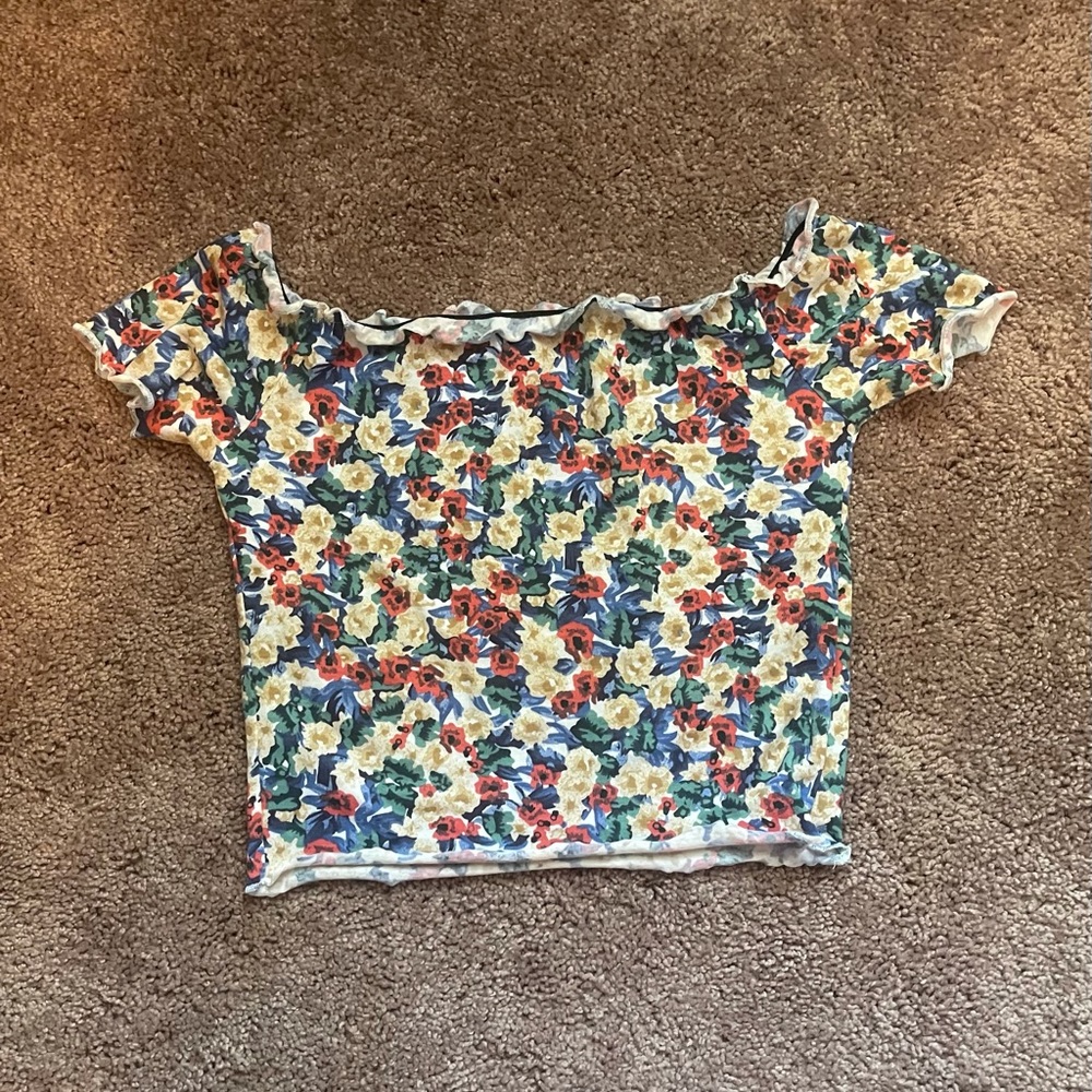 New- never worn off shoulder floral top